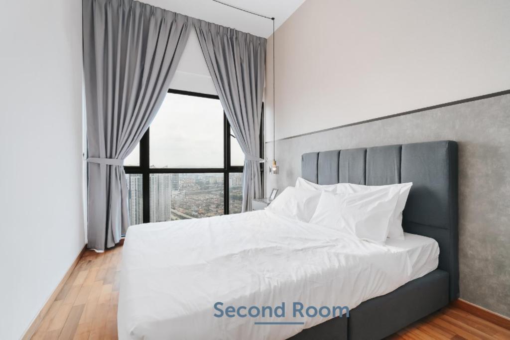 Nowhere 2Br & 2Bath Apartment With Balcony @ Reizz Residences Kuala Lumpur Zewnętrze zdjęcie